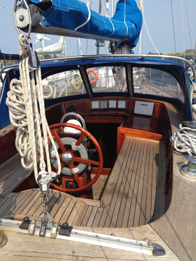 5_cockpit_675x900